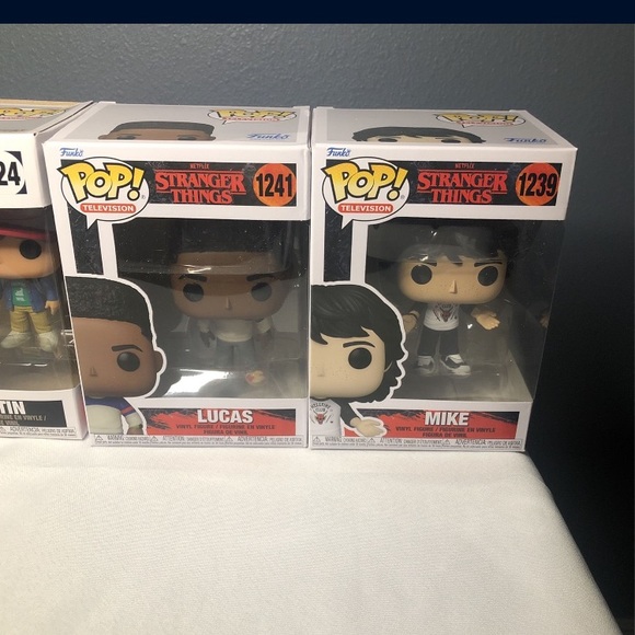 MikeLucasDustinWillElevenMaxand Will The Wise FunkoPops.(READ DESCRIPTION)